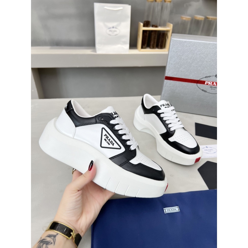 Pra*a casual shoes